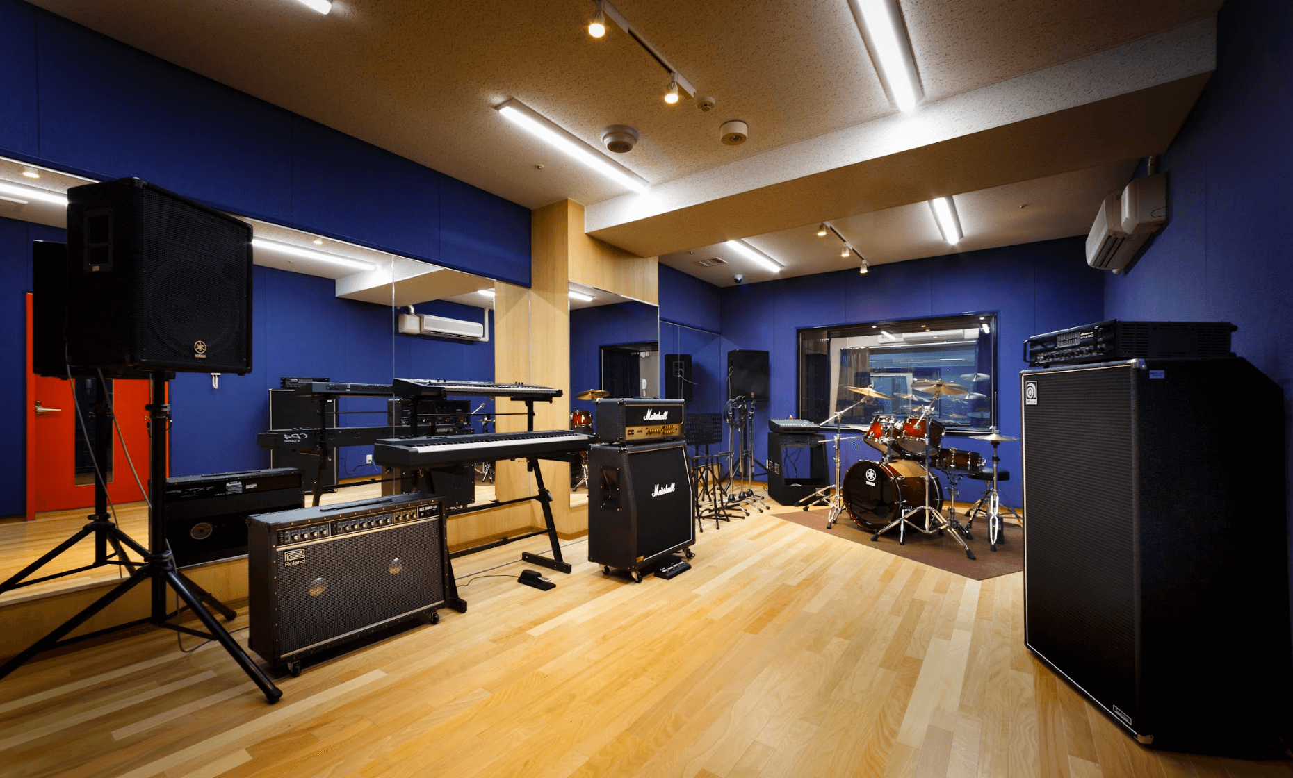 ようこそ！新潟の繁華街の中心、新潟スタジオへ