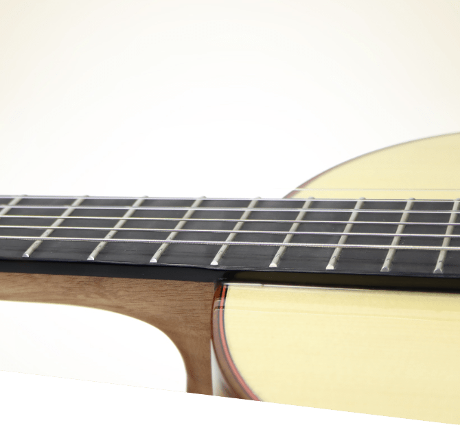 クリアな音質を楽しめる弦高