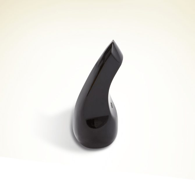 爪は黒牛角まる型のSを付属